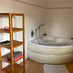 Ruhiges Ganzes Self Check-in 45 M Zwei Groses Bad Badewanne Kochnische * Ντούισμπουργκ