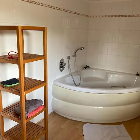 Ruhiges Ganzes Self Check-in 45 M Zwei Groses Bad Badewanne Kochnische * Duisburg